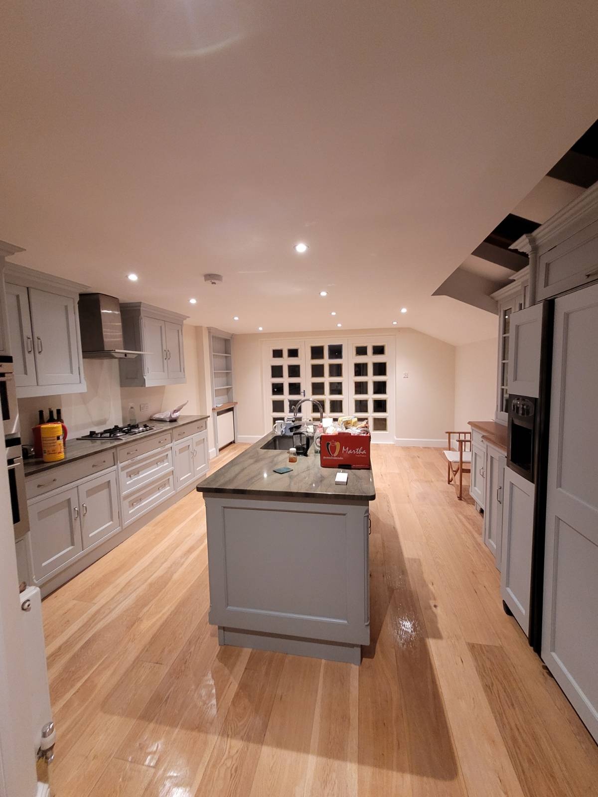 Designer kitchen with quartz worktop and handleless doors